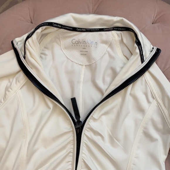 Lightweight active jacket - Picture 2 of 2